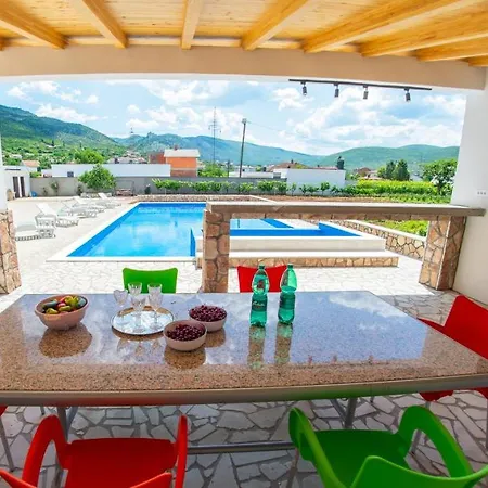 Villa Atlanta Multi - Family * Благай
