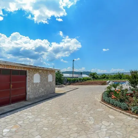 Villa Atlanta Multi - Family * Благай