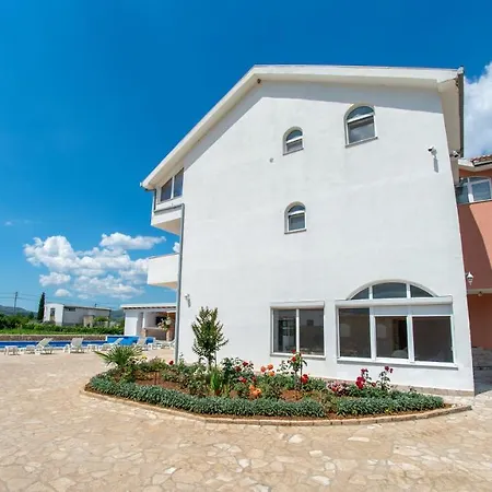 Villa Atlanta Multi - Family * Благай