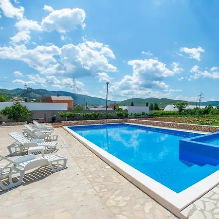 Villa Atlanta Multi - Family * Благай